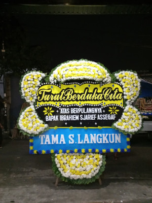 Papan Bunga Duka di Cikedal