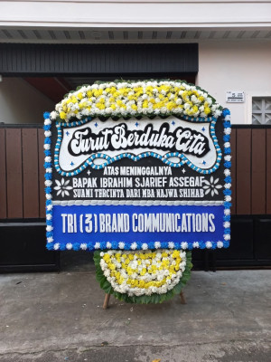 Papan Bunga Duka di Cikedal